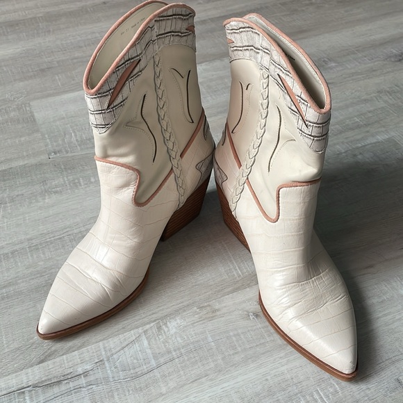 Cowboy boots - Picture 8 of 10